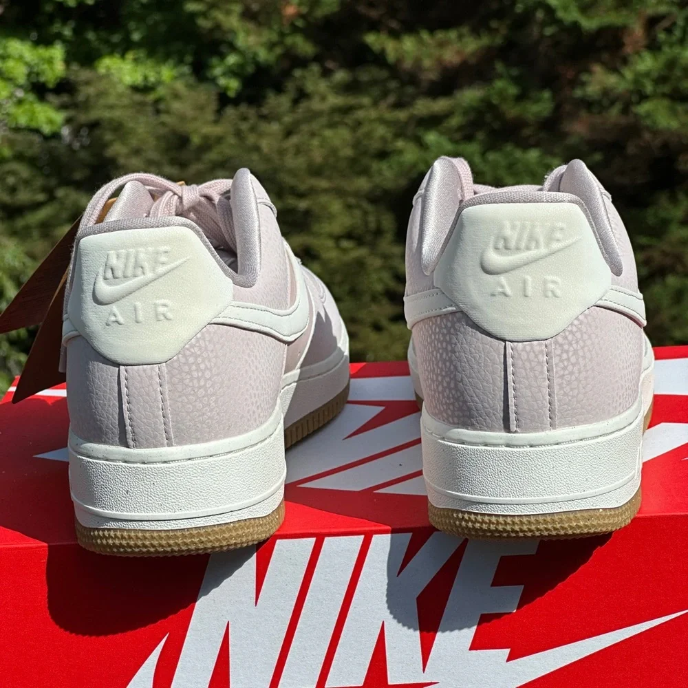 NEW Nike Air Force 1 '07 Casual Sneaker - US Womens 11